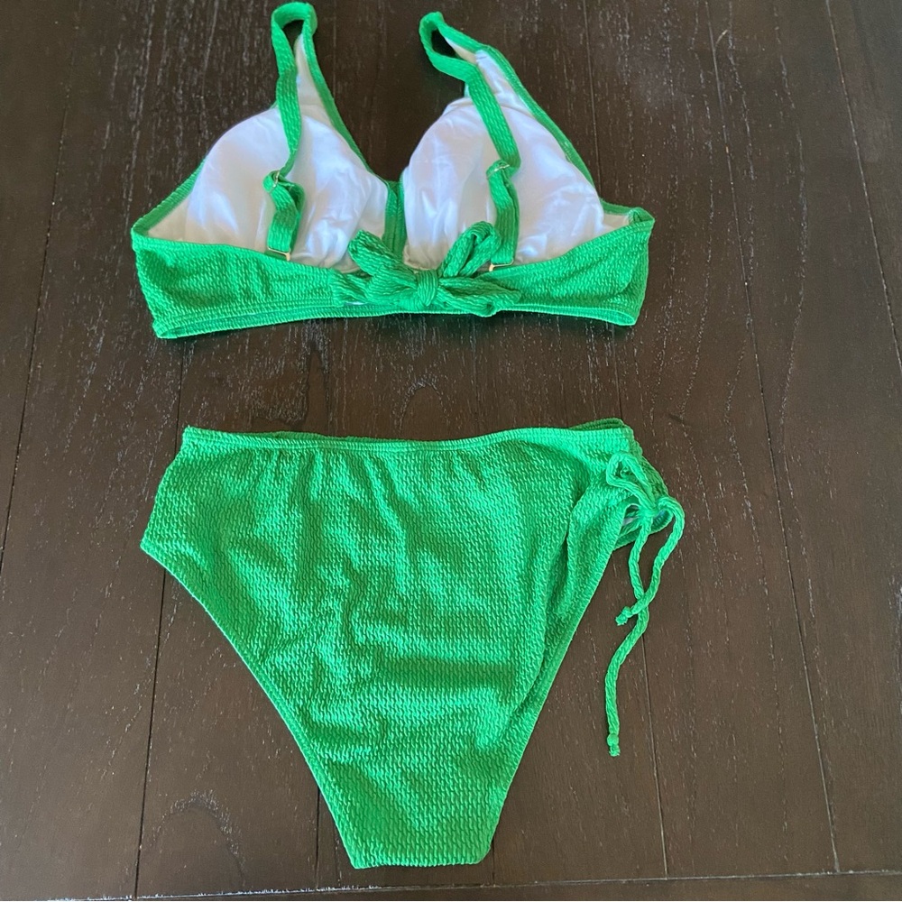 Women’s Kelly Green Two Piece Bikini Textured Tie Back‎ Size Large NWOT - Picture 4 of 8